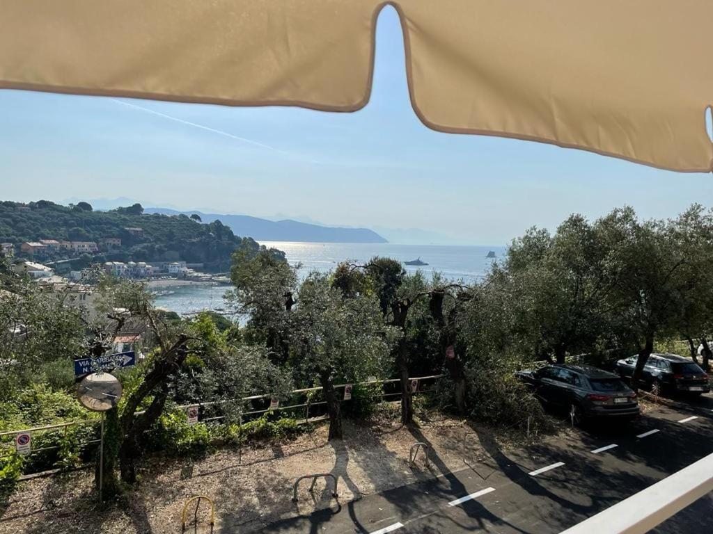 ポルトヴェーネレMonolocale Baia Dei Delfiniアパートメント エクステリア 写真